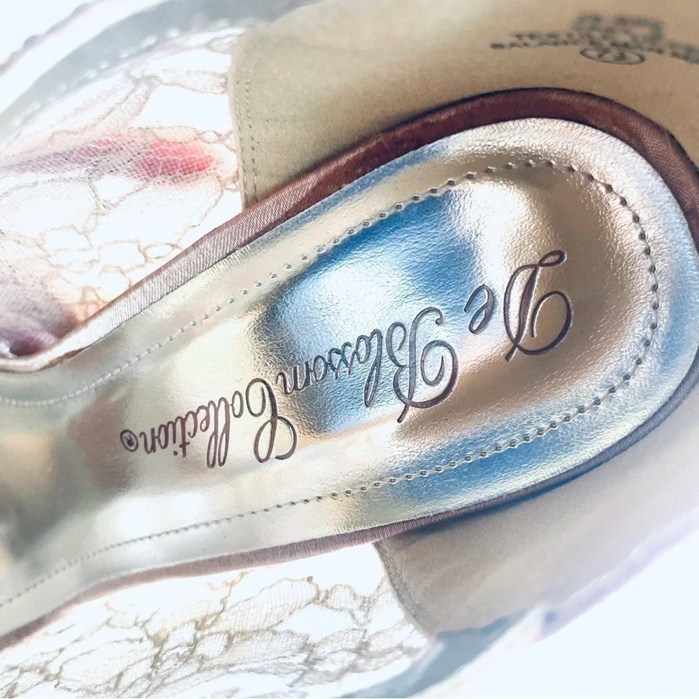 Women's Lace Bridal High Heel Platform Peep Toe Shootie- Never worn - Size 7.5